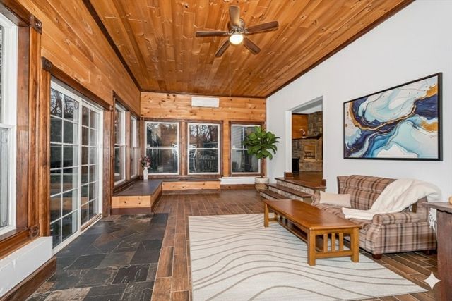 33 West St, Westford, MA 01886