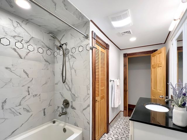 33 West St, Westford, MA 01886