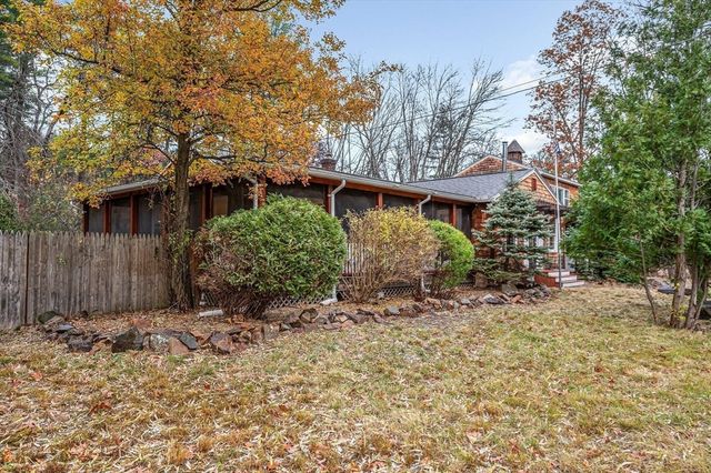 33 West St, Westford, MA 01886