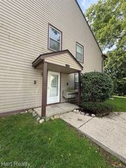 2157 Park Place Drive, Walled Lake, MI 48390