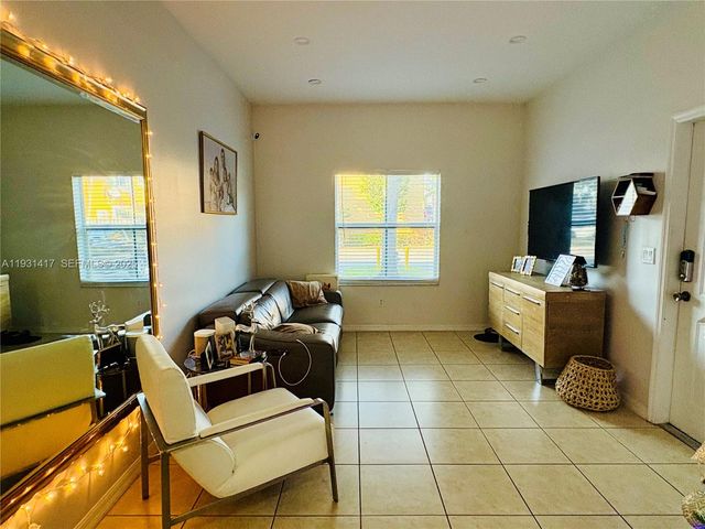 5910 Siena Ln 5910, Hollywood, FL 33021