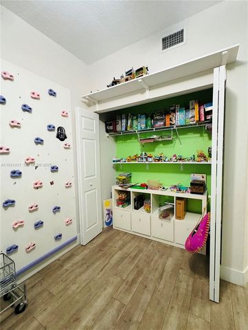 5910 Siena Ln 5910, Hollywood, FL 33021