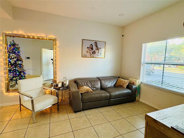 5910 Siena Ln 5910, Hollywood, FL 33021