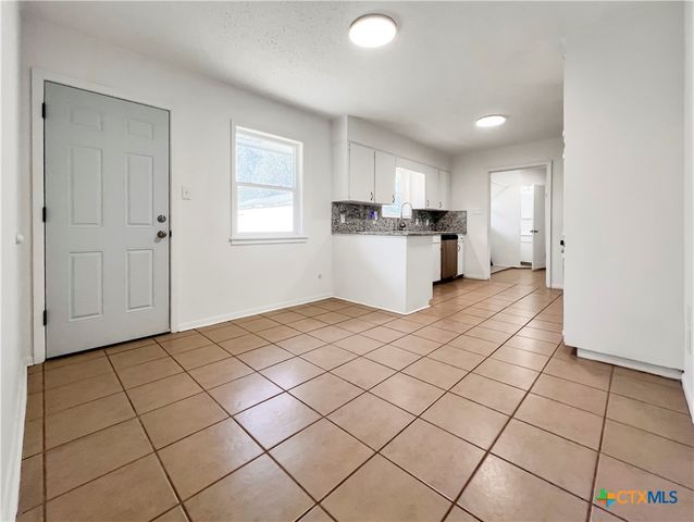 803 W 25th Street, Cameron, TX 76520