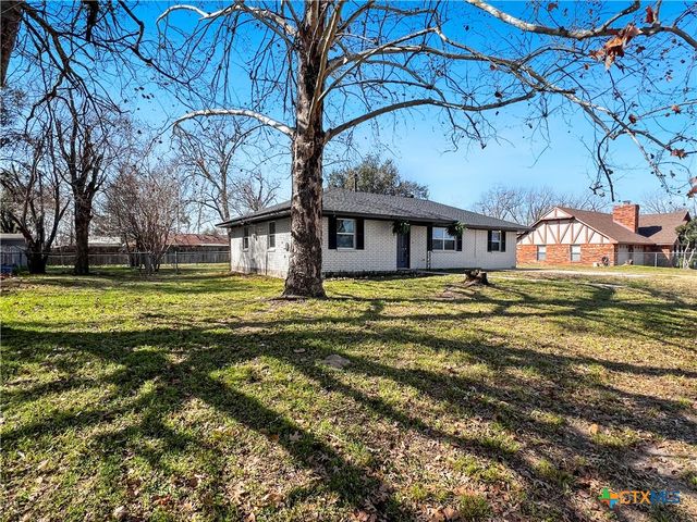 803 W 25th Street, Cameron, TX 76520