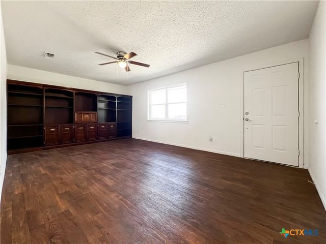 803 W 25th Street, Cameron, TX 76520
