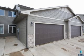 5514 S Seville Pl Place, Sioux Falls, SD 57108