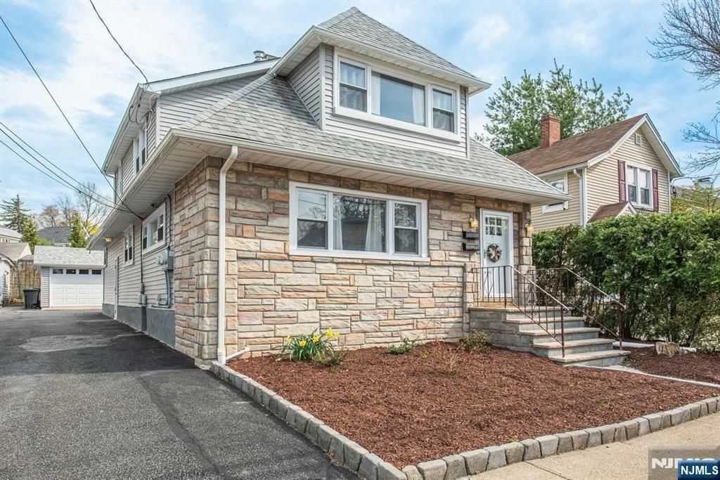 56 Central Avenue, Caldwell, NJ 07006