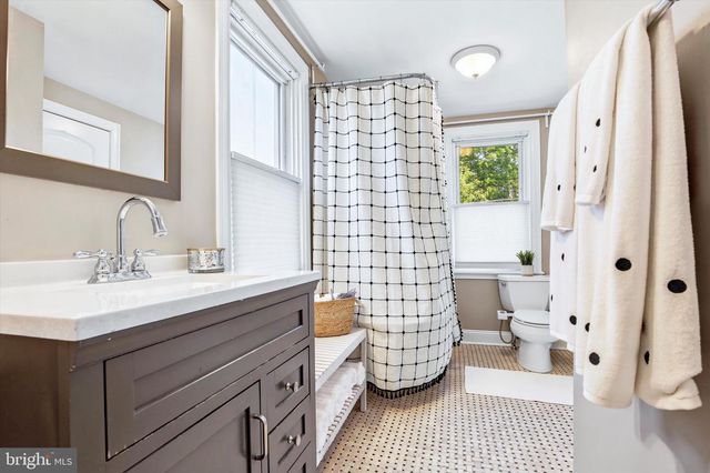 136 GREENWOOD AVE, Ambler, PA 19002
