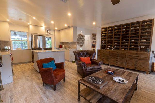 2800 NE 1st Avenue, Wilton Manors, FL 33334