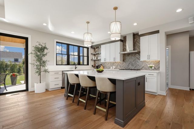 9727 Dunegrass Way, St. John, IN 46373