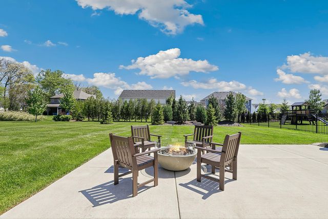 9727 Dunegrass Way, St. John, IN 46373