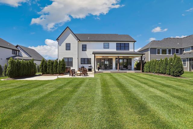 9727 Dunegrass Way, St. John, IN 46373