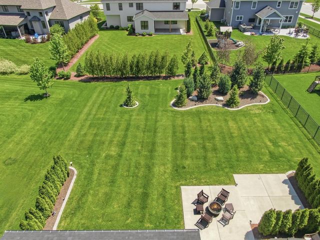9727 Dunegrass Way, St. John, IN 46373