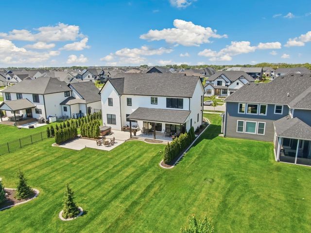9727 Dunegrass Way, St. John, IN 46373