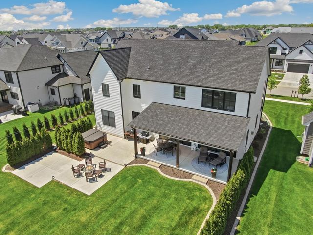 9727 Dunegrass Way, St. John, IN 46373