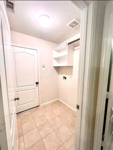13811 Giant Panda Bear Avenue, Crosby, TX 77532