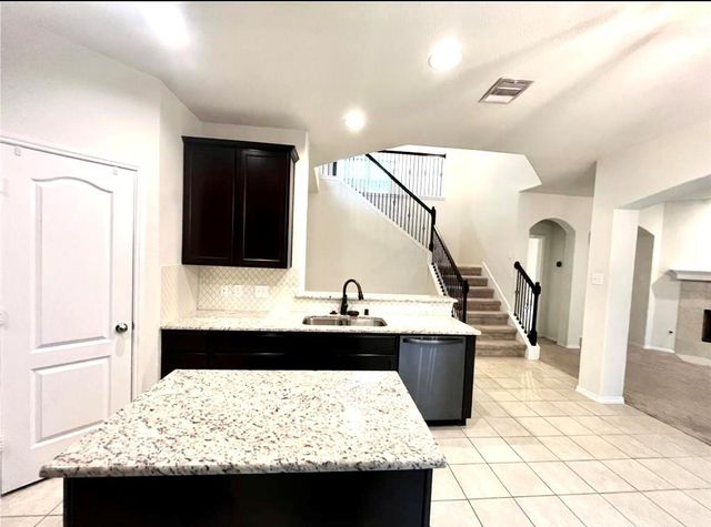 13811 Giant Panda Bear Avenue, Crosby, TX 77532
