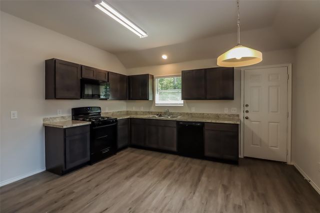 2700 Lina Drive, Conroe, TX 77301