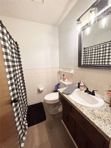 906 Zahara Street, Bowie, TX 76230
