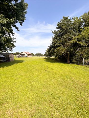 906 Zahara Street, Bowie, TX 76230