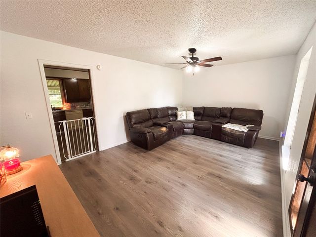 906 Zahara Street, Bowie, TX 76230