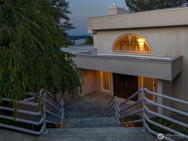 8508 54TH Avenue NE, Seattle, WA 98115