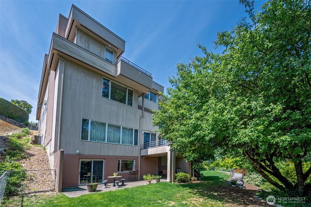 8508 54TH Avenue NE, Seattle, WA 98115