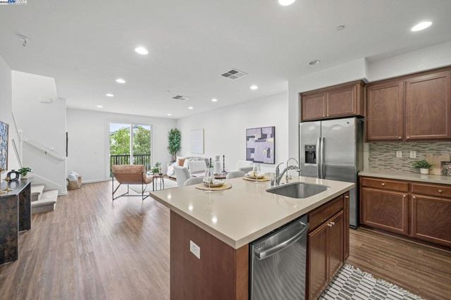 2336 2336 Carbondale Way, Dublin, CA 94568