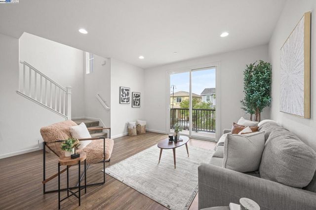 2336 2336 Carbondale Way, Dublin, CA 94568