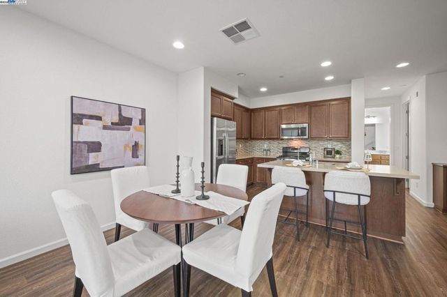 2336 2336 Carbondale Way, Dublin, CA 94568