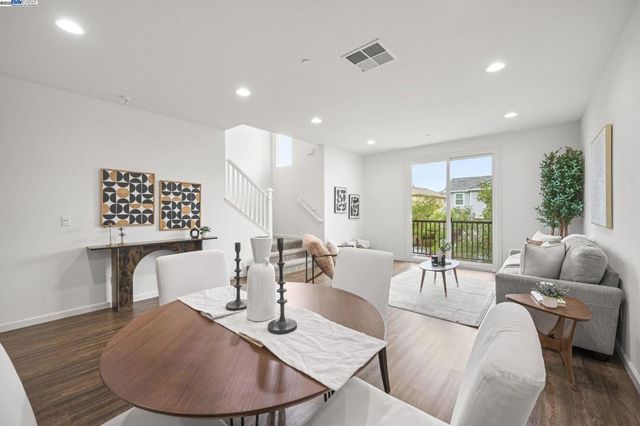 2336 2336 Carbondale Way, Dublin, CA 94568