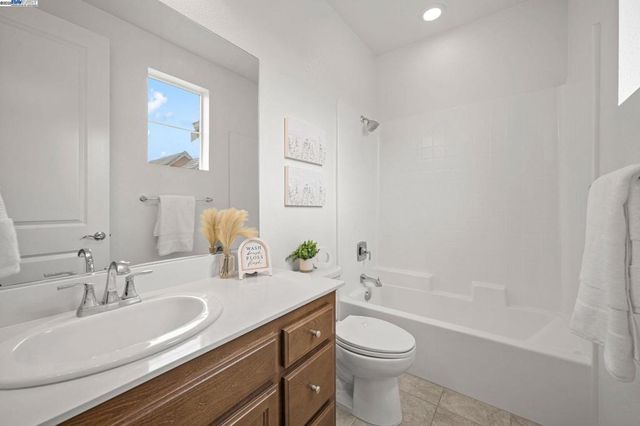 2336 2336 Carbondale Way, Dublin, CA 94568