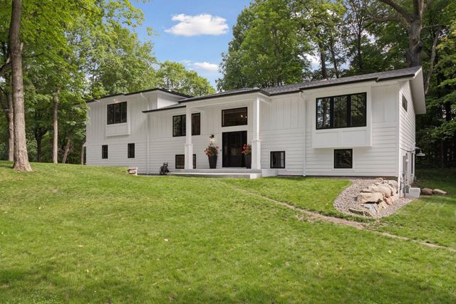 20750 Garden Road, Excelsior, MN 55331
