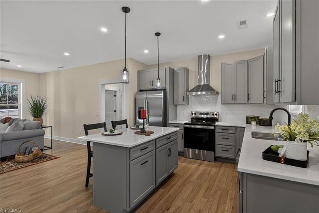 559 Memorial Park Drive, Sparta, NC 28675