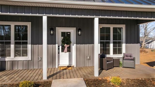 559 Memorial Park Drive, Sparta, NC 28675