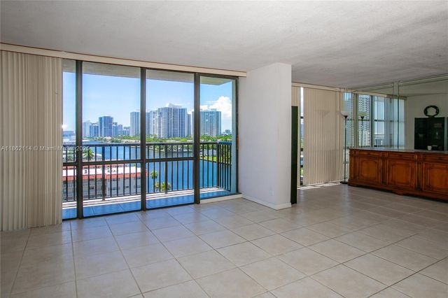 2017 S Ocean Dr 1008, Hallandale Beach, FL 33009