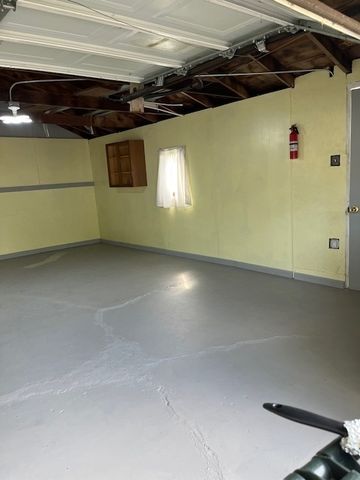 3027 Wilshire Avenue, Markham, IL 60428