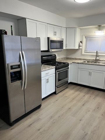 3027 Wilshire Avenue, Markham, IL 60428