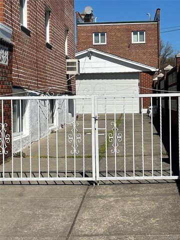 60-71 72nd Street, Maspeth, NY 11378