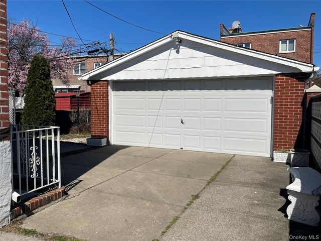 60-71 72nd Street, Maspeth, NY 11378