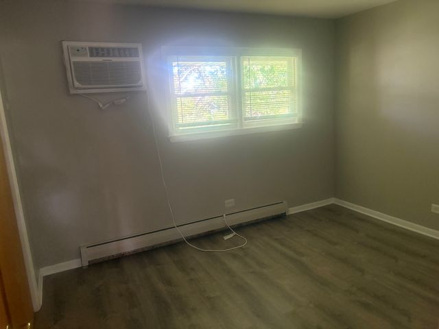 1340 N main Street D11, Wheaton, IL 60187