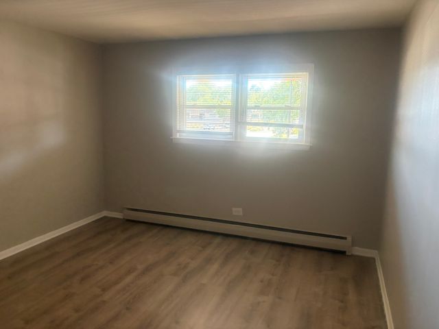 1340 N main Street D11, Wheaton, IL 60187