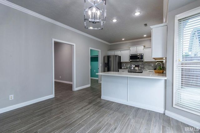 2806 N Stockwell Road, Evansville, IN 47715