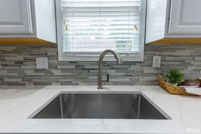 2806 N Stockwell Road, Evansville, IN 47715