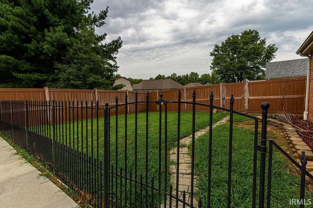 2806 N Stockwell Road, Evansville, IN 47715