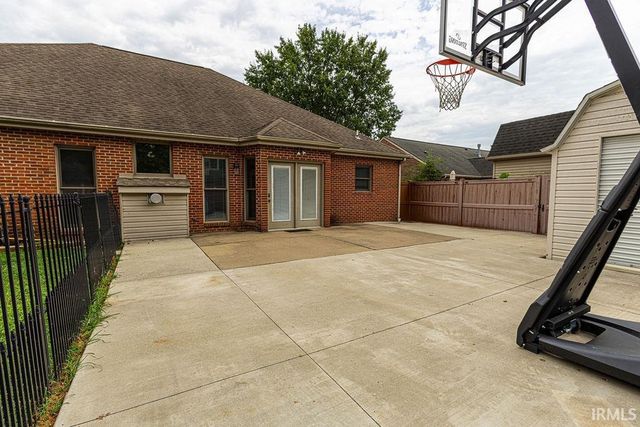 2806 N Stockwell Road, Evansville, IN 47715