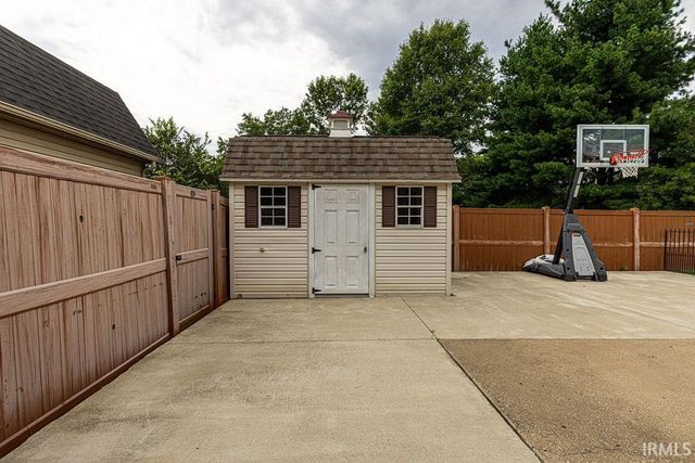 2806 N Stockwell Road, Evansville, IN 47715