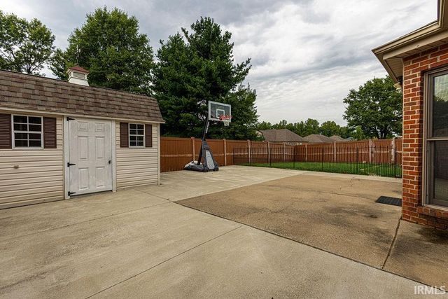 2806 N Stockwell Road, Evansville, IN 47715