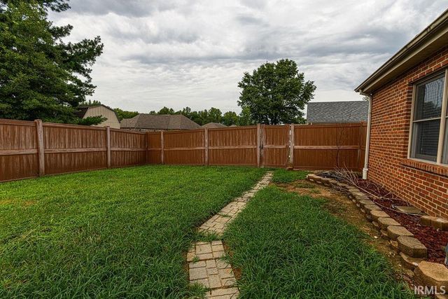2806 N Stockwell Road, Evansville, IN 47715
